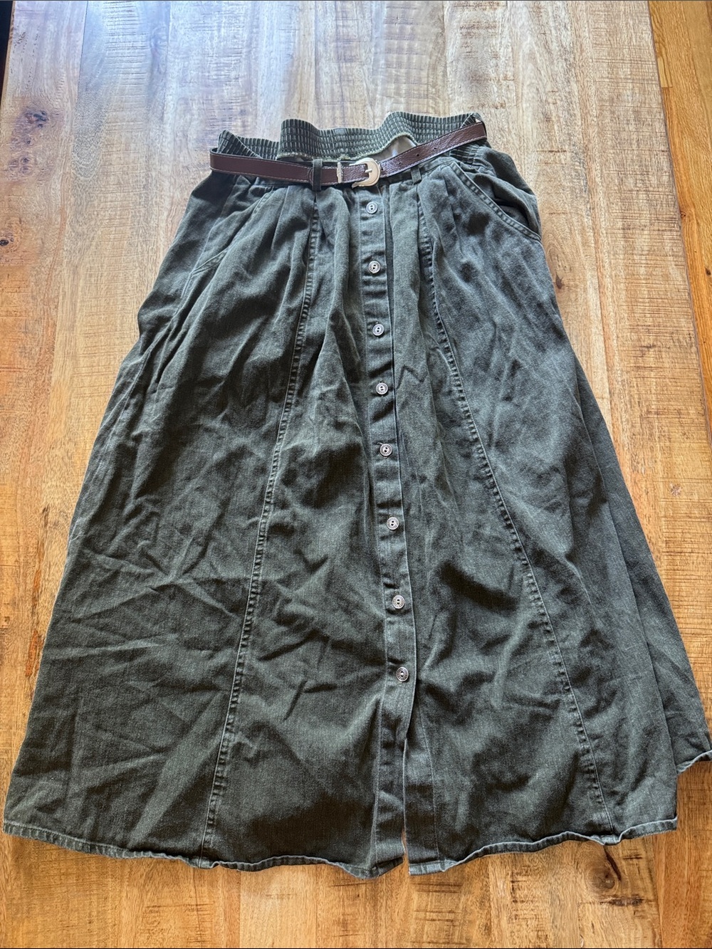 Capacity Vintage Women’s Olive green 100% cotton Button-Front Midi Skirt w belt